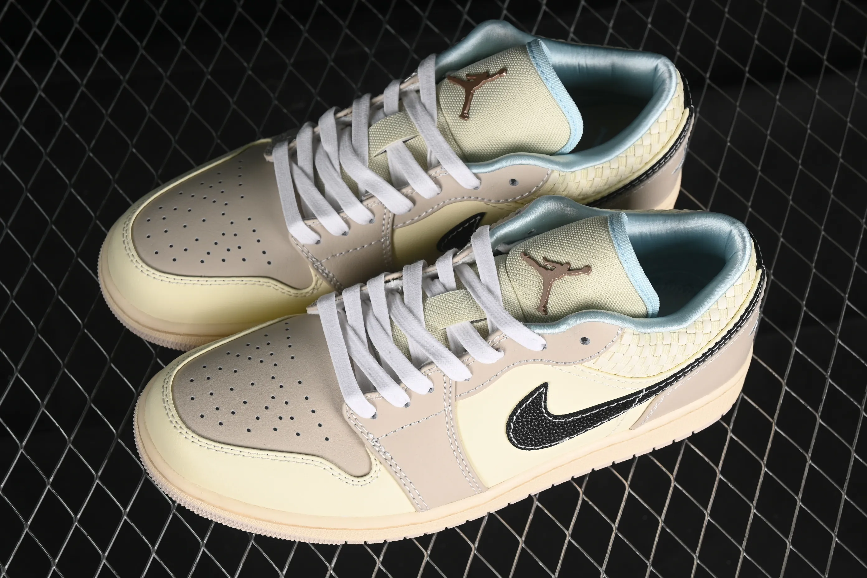 All categories Air Jordan Jordan series basketball shoes Air Jordan 1 Low G version pure original Air Jordan 1 Low AJ1 Joe 1 sandy style low-top retro basketball shoes HQ3440-101